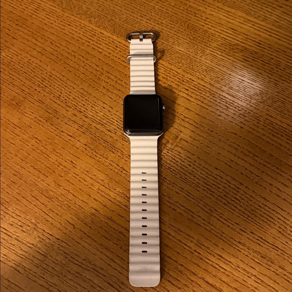 Apple Smartwatch black and White Band series 3 basically like new! 42mm
